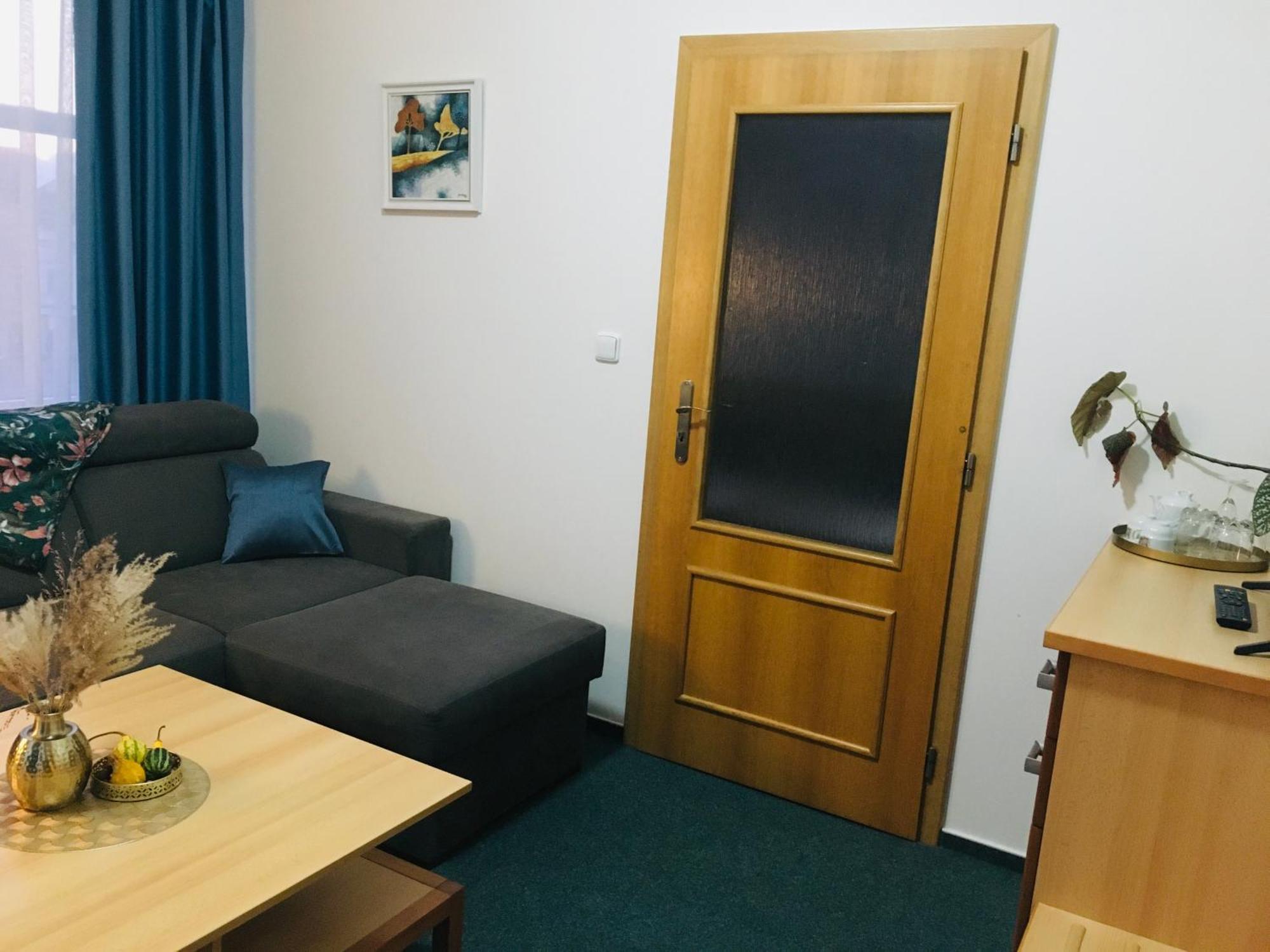 Penzion Hotelu Central Dvur Kralove nad Labem Exterior photo